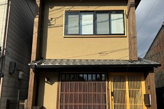 銭湯隣の家